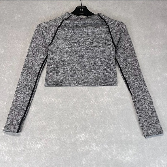 PINK Women's Grey Long Sleeve Crop Top - Picture 1 of 5